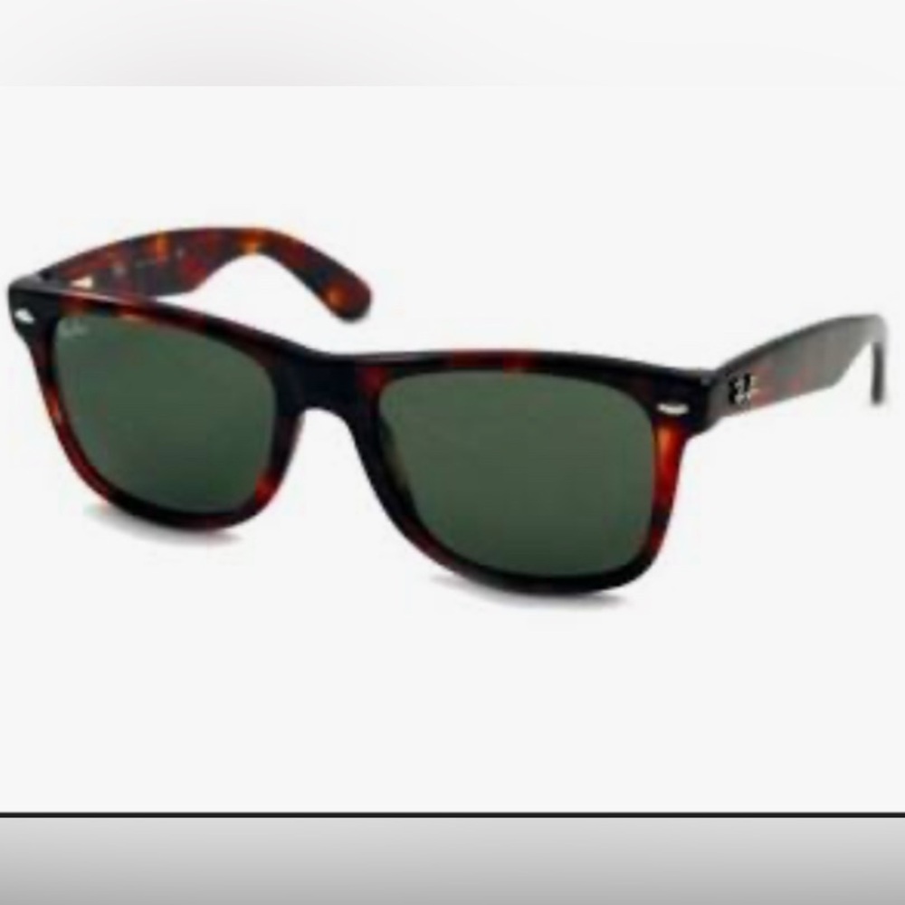 Ray-Ban • Wayfarer Tortoise Shell 909 RB2113